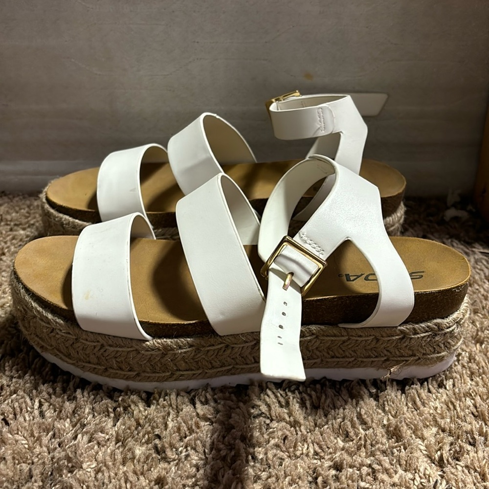 Platform sandals